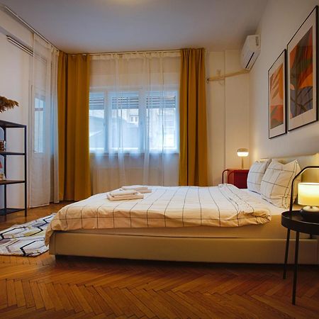 Ultracentral Hong Kong 3 Bdrm Apartment Bucureşti Ngoại thất bức ảnh