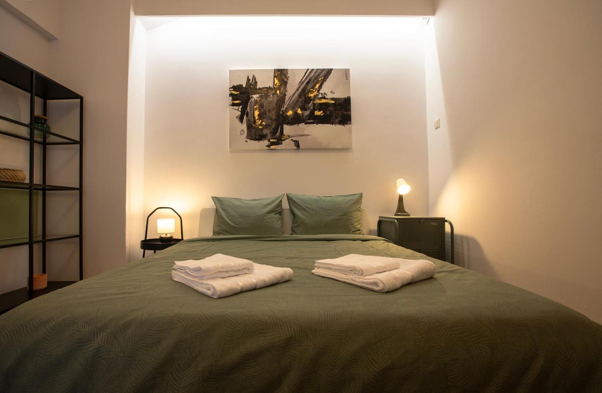 Ultracentral Hong Kong 3 Bdrm Apartment Bucureşti Ngoại thất bức ảnh