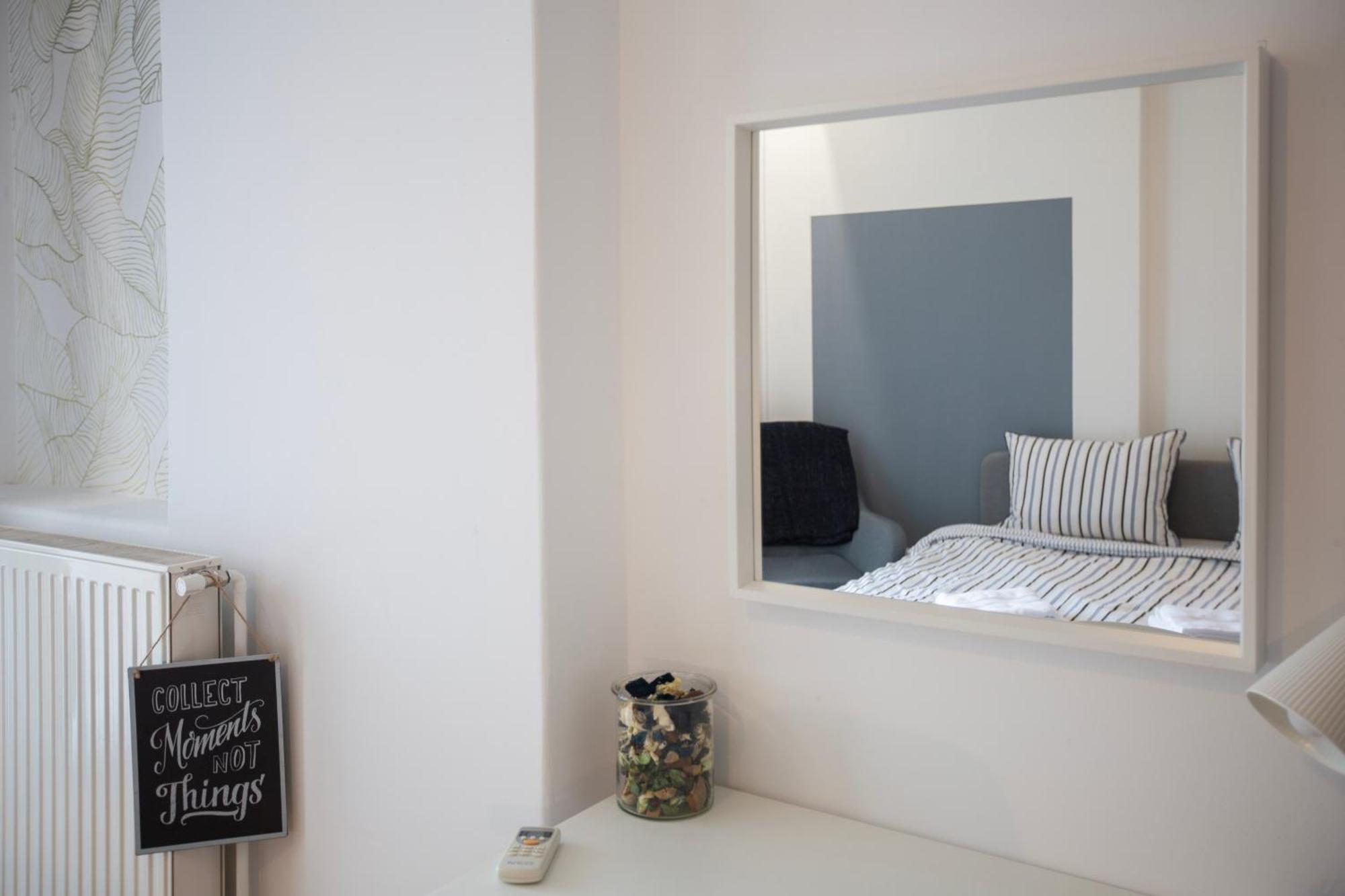 Ultracentral Hong Kong 3 Bdrm Apartment Bucureşti Ngoại thất bức ảnh
