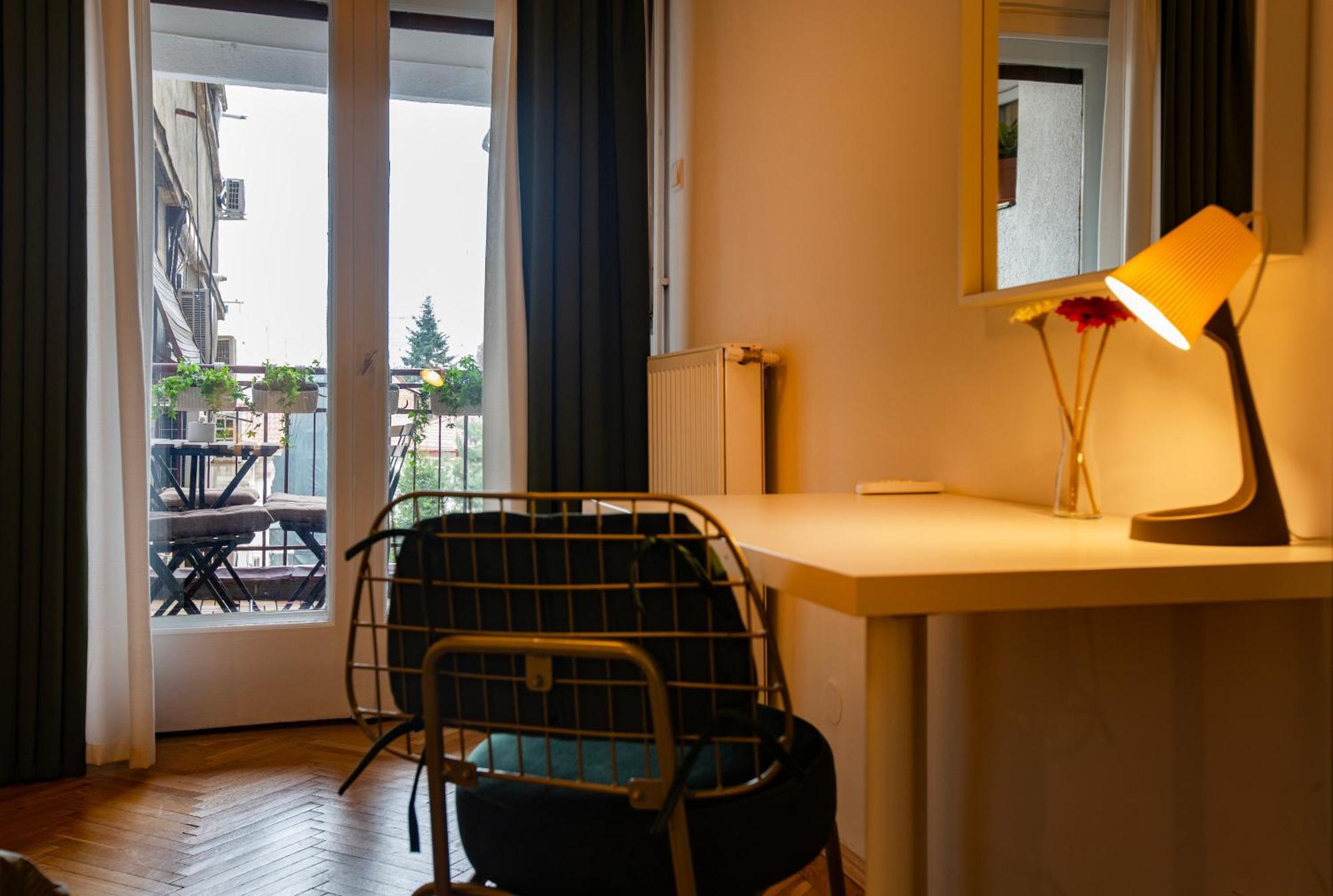 Ultracentral Hong Kong 3 Bdrm Apartment Bucureşti Ngoại thất bức ảnh