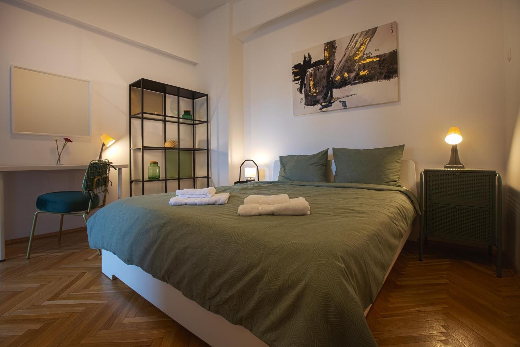 Ultracentral Hong Kong 3 Bdrm Apartment Bucureşti Ngoại thất bức ảnh
