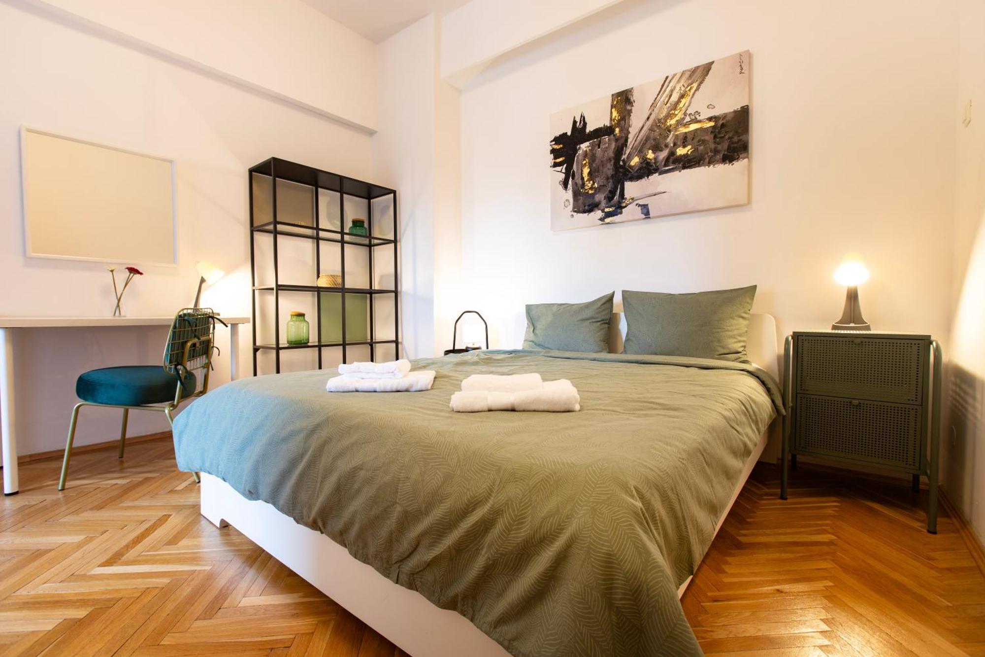Ultracentral Hong Kong 3 Bdrm Apartment Bucureşti Ngoại thất bức ảnh
